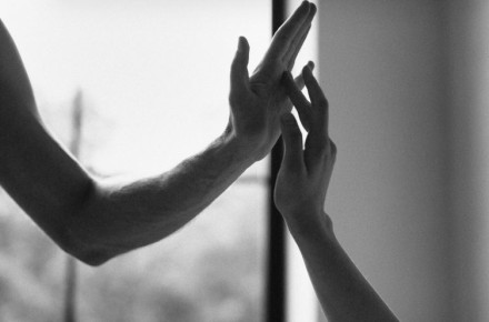 Тень привязанности: почему мы влюбляемся в недоступных