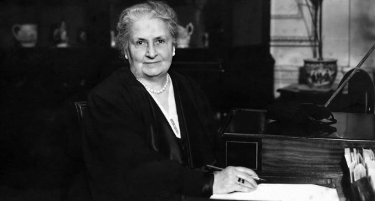 Как материнская любовь формирует личность ребенка по Зигмунду Фрейду