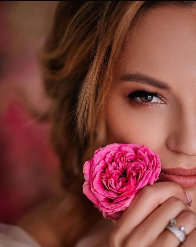 Одинокая женщина: осознанный выбор или социальный стереотип?