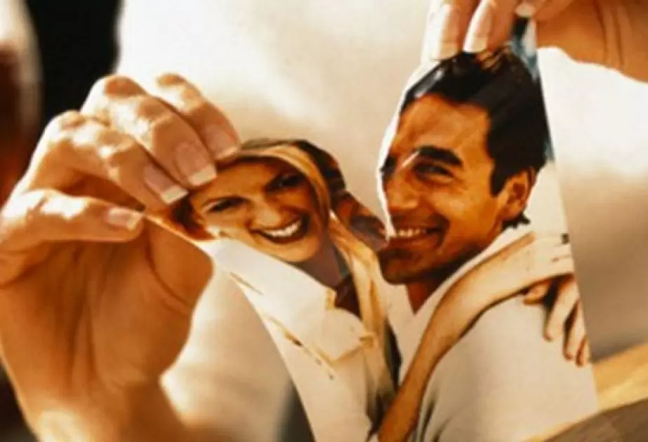 Как «дружба с бывшими» может подорвать новые отношения