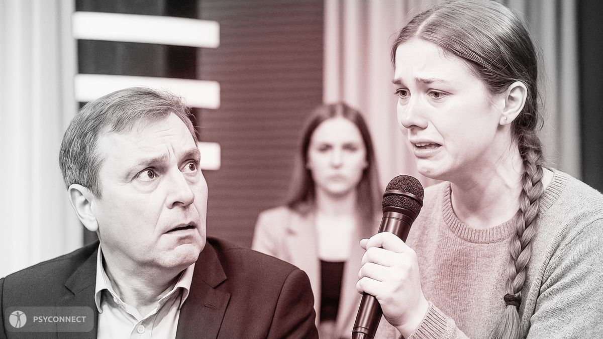 Неожиданный поворот в суде: дочь заявляет, что мужчина — её отец